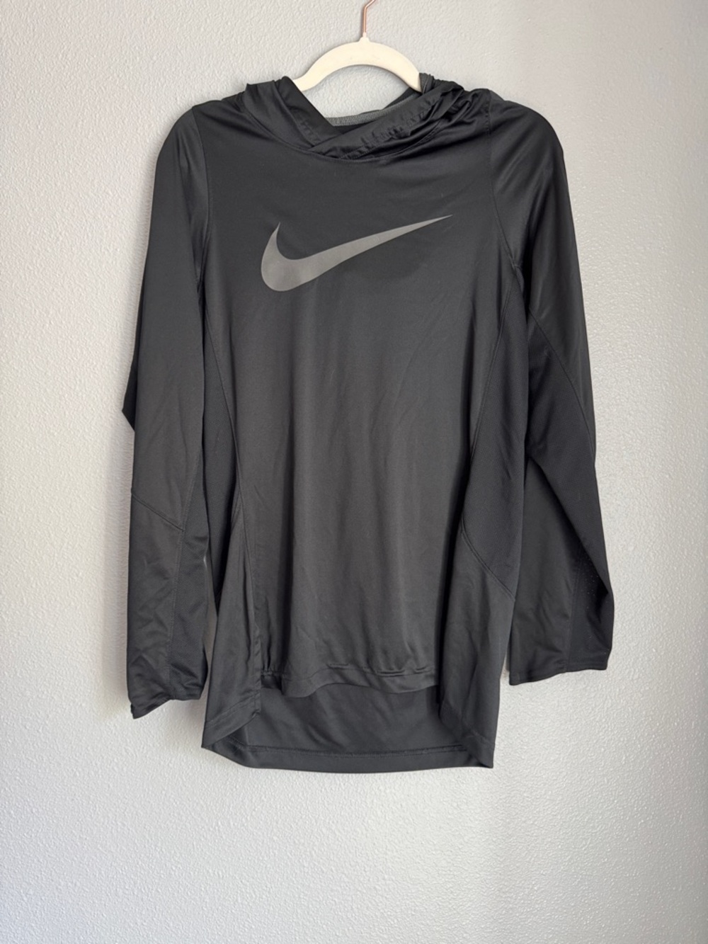 Nike Long Sleeve Hoodie Tee in Black with Gray Swoosh